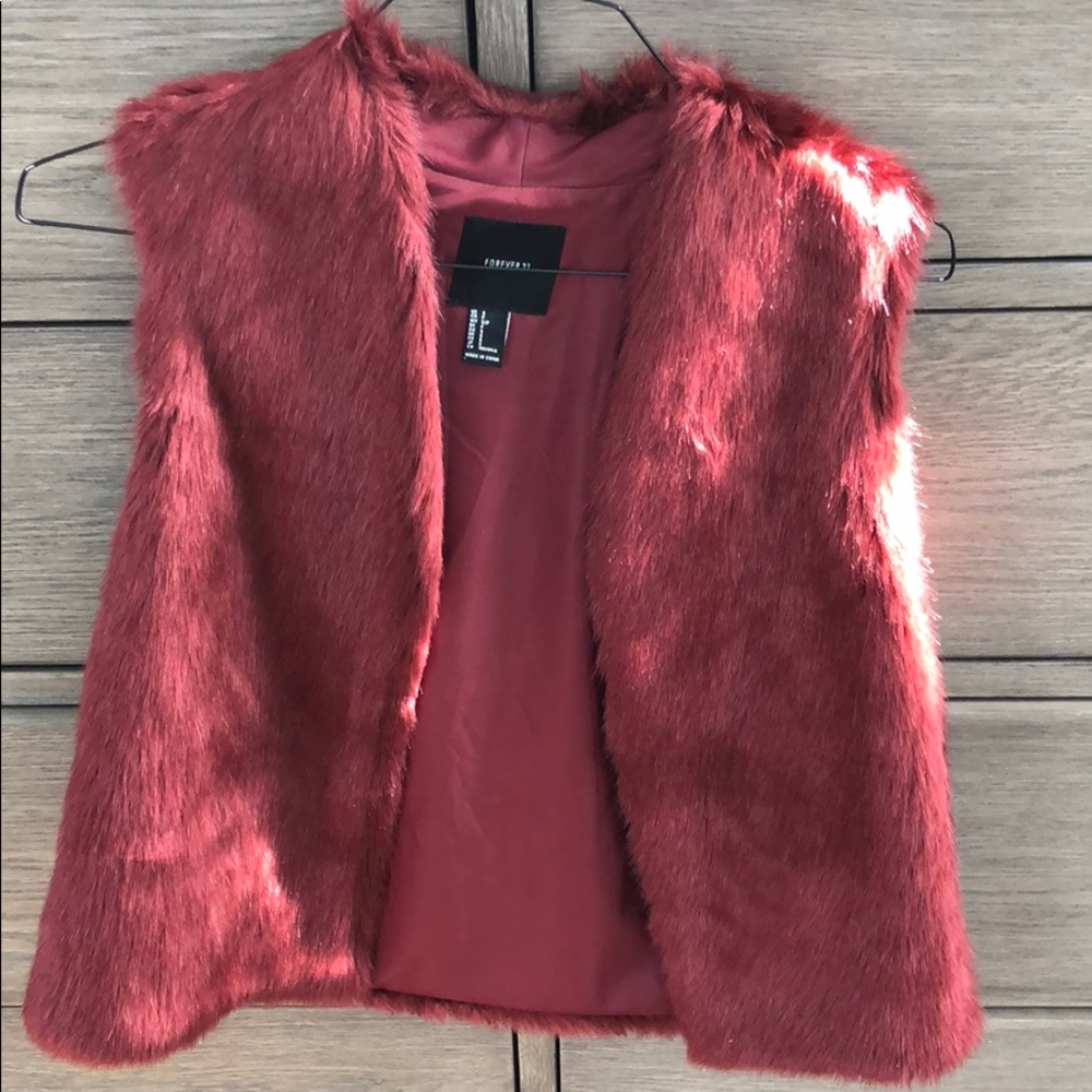 Faux fur red/ burgundy vest